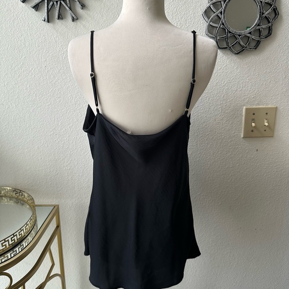 Karl Lagerfeld Women Cowl Neck Embellished Straps Tank Top Gold Chain
Medium - Picture 2 of 5